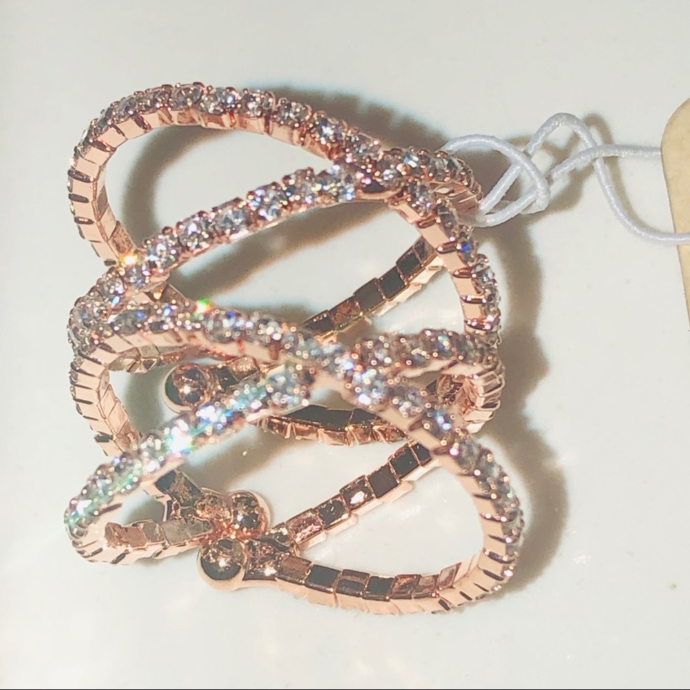 Adjustable ring in rose gold w/ rhinestones